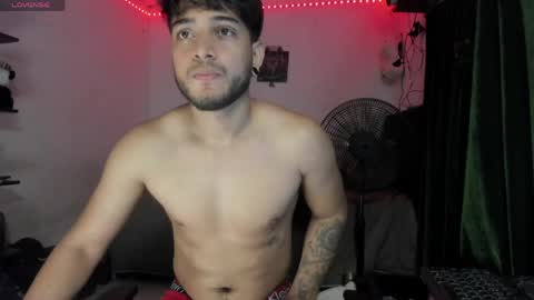 Snapshot of maxximus_10 chatting on April 1, 3:29 am maxximus_10 online show from April 1, 3:29 am