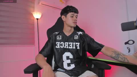 Snapshot of maxxx_0 chatting on June 10, 6:45 am max online show from June 10, 6:45 am