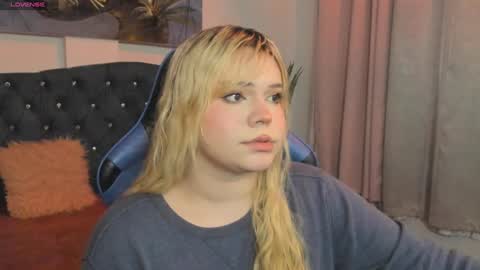 Maxine Minx online show from February 3, 11:09 am