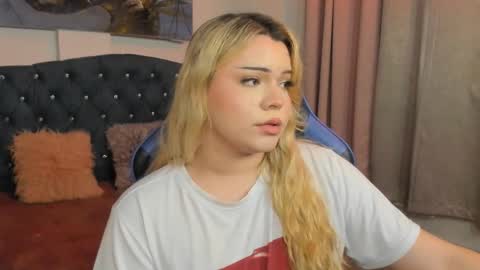 Maxine Minx online show from February 28, 9:47 am