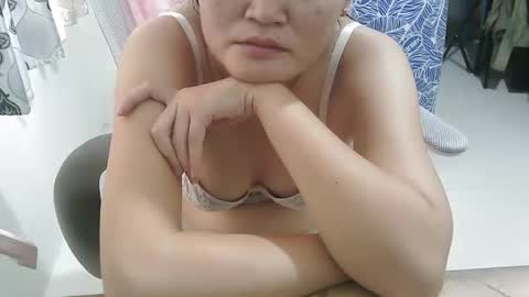 Snapshot of may171822 chatting on May 19, 4:08 am may online show from May 19, 4:08 am