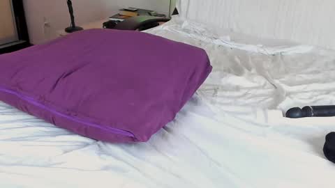 May Flower online show from February 26, 3:30 pm