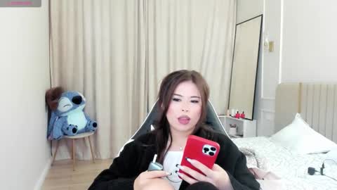 Mia online show from September 14, 4:11 am