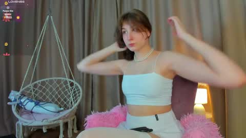 Snapshot of may_yam chatting on June 9, 12:55 am may_yam online show from June 9, 12:55 am