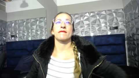 Maya online show from October 4, 12:58 pm