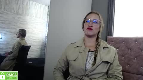 Maya online show from October 22, 1:50 am