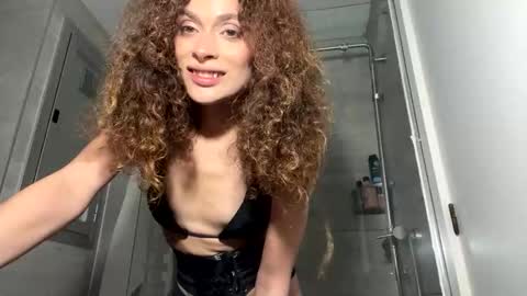 Snapshot of maya632713 chatting on January 7, 8:44 pm Maya transgirl online show from January 7, 8:44 pm