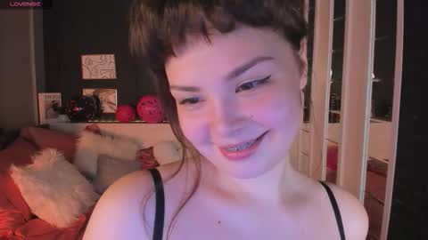 Maya online show from February 6, 2:09 pm