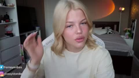 Maya online show from April 19, 3:28 am