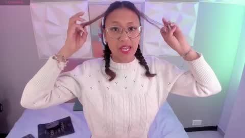 Maya online show from December 22, 12:02 pm