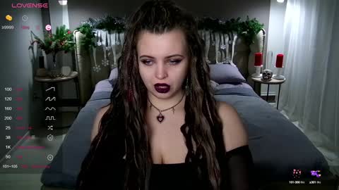 Snapshot of maya_mils chatting on December 23, 1:08 am Maya Mils online show from December 23, 1:08 am