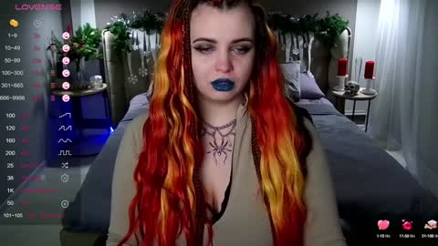 Snapshot of maya_mils chatting on December 27, 1:11 am Maya Mils online show from December 27, 1:11 am