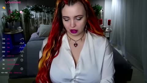 Snapshot of maya_mils chatting on January 1, 3:02 am Maya Mils online show from January 1, 3:02 am