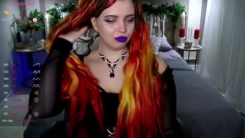 Snapshot of maya_mils chatting on January 11, 1:48 am Maya Mils online show from January 11, 1:48 am