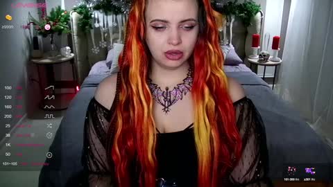 Snapshot of maya_mils chatting on January 14, 12:54 am Maya Mils online show from January 14, 12:54 am