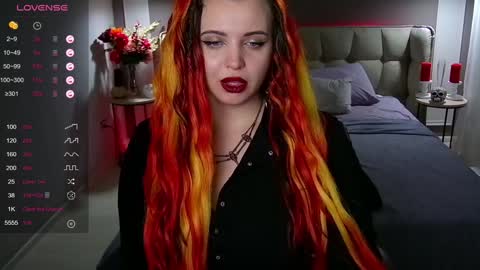 Snapshot of maya_mils chatting on January 25, 4:23 am Maya Mils online show from January 25, 4:23 am