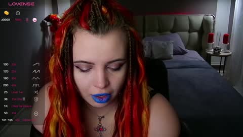 Snapshot of maya_mils chatting on January 27, 1:05 am Maya Mils online show from January 27, 1:05 am