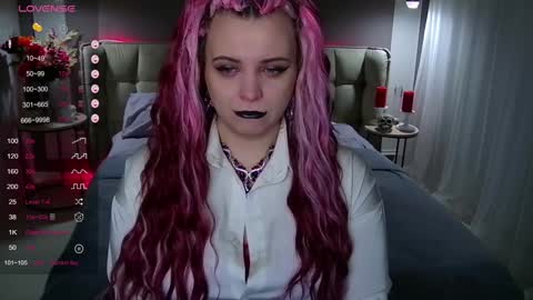 Snapshot of maya_mils chatting on February 9, 1:11 am Maya Mils online show from February 9, 1:11 am