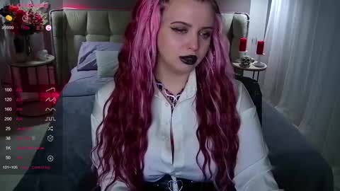 Snapshot of maya_mils chatting on February 9, 7:16 am Maya Mils online show from February 9, 7:16 am