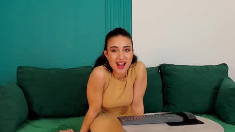 Maya online show from February 19, 6:21 pm