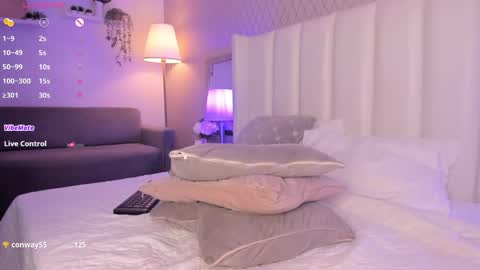 Snapshot of mayacardenas chatting on December 27, 5:09 am Maya online show from December 27, 5:09 am