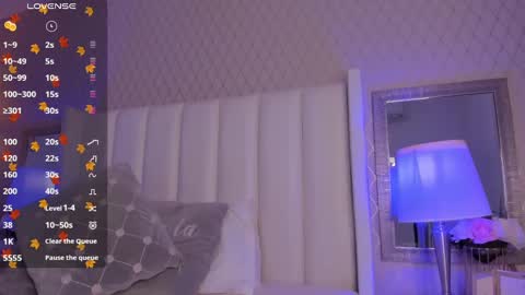 Snapshot of mayacardenas chatting on January 11, 4:06 am Maya online show from January 11, 4:06 am