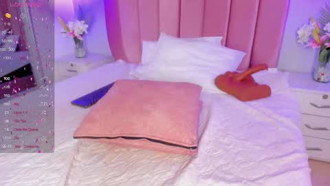 Snapshot of mayacardenas chatting on February 23, 12:37 pm Maya online show from February 23, 12:37 pm