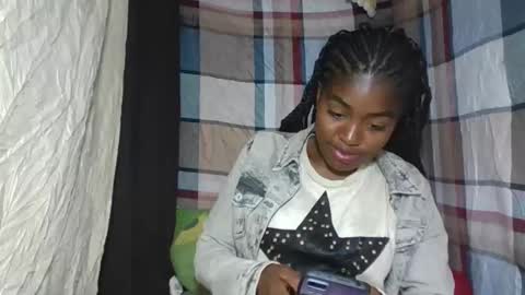 Snapshot of mayajadorelie chatting on September 19, 7:25 pm charlesia online show from September 19, 7:25 pm