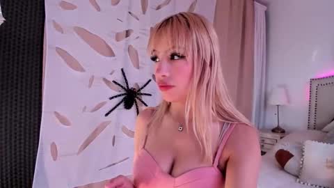 Mayajhons online show from November 3, 12:28 pm