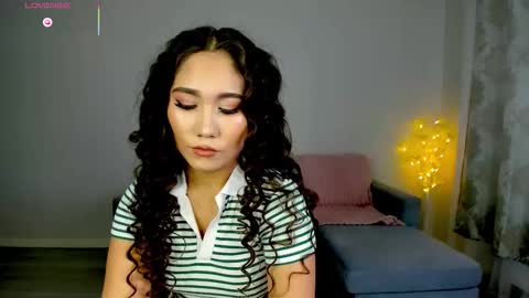 Mia online show from February 20, 11:32 am