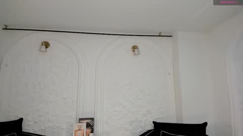 Snapshot of mayamoretti chatting on February 15, 4:09 am Maya online show from February 15, 4:09 am