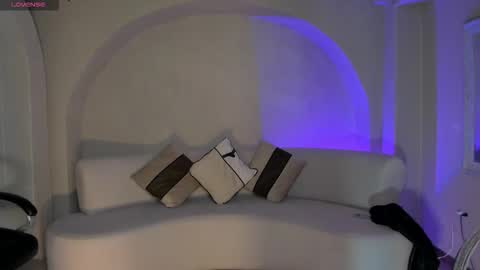 Snapshot of mayamoretti chatting on February 25, 3:49 am Maya online show from February 25, 3:49 am