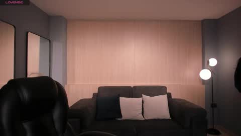 Snapshot of mayamoretti chatting on March 4, 3:23 am Maya online show from March 4, 3:23 am