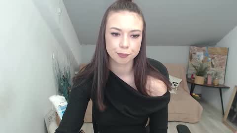 mayawill online show from December 16, 9:20 pm