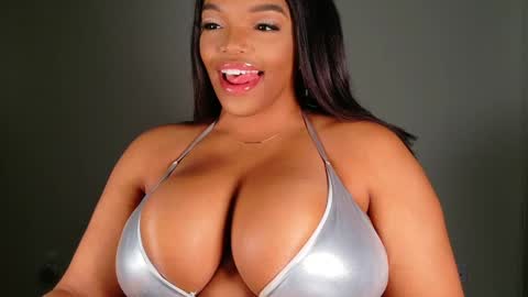 MayBabi online show from February 12, 11:18 am