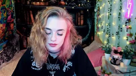 maybe_yours333 online show from May 26, 1:07 pm