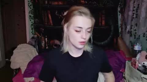 maybe_yours333 online show from July 29, 12:58 pm
