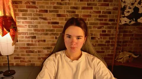 maybloom_ online show from November 24, 5:07 am