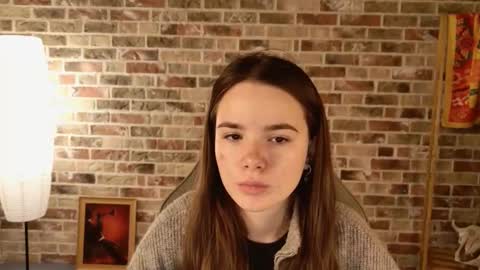 maybloom_ online show from December 19, 5:14 am