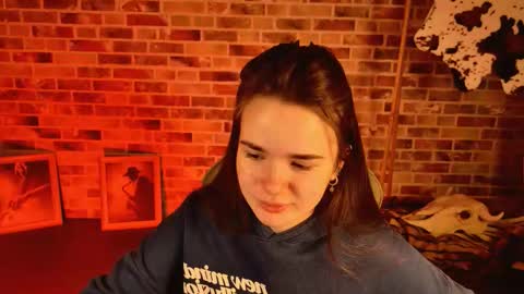 maybloom_ online show from February 24, 6:11 am