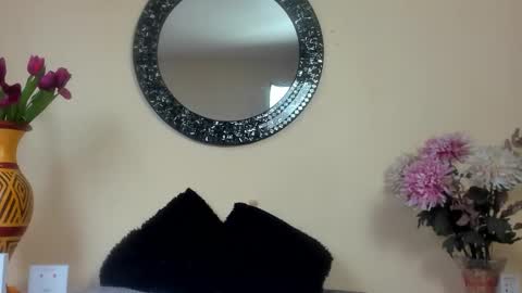 Maye  online show from March 4, 12:44 pm