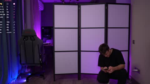 Snapshot of maygly chatting on December 7, 2:24 pm Slava and Alextatto online show from December 7, 2:24 pm