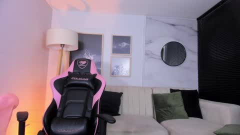 ALIS online show from December 14, 7:51 am