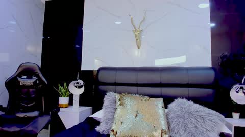 Maylin online show from December 21, 4:41 am