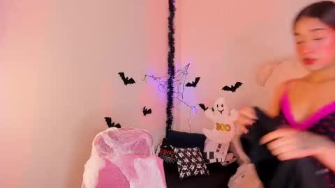 may online show from October 9, 9:02 pm