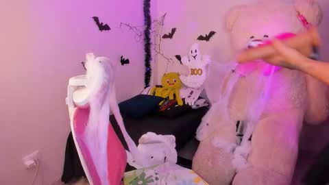 may online show from October 19, 8:20 pm