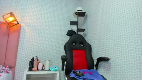 Snapshot of mayte1096 chatting on May 16, 8:29 pm M A Y T E online show from May 16, 8:29 pm