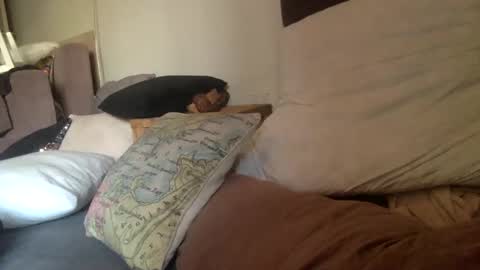 Snapshot of mazl0w chatting on March 6, 8:08 am mazl0w online show from March 6, 8:08 am