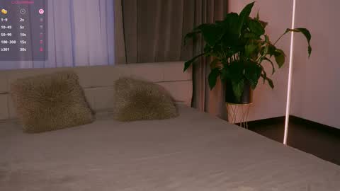 Snapshot of mazymayes chatting on February 4, 2:56 pm Mazy online show from February 4, 2:56 pm