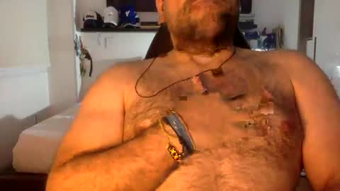 Snapshot of mbotve chatting on April 19, 11:40 pm VzlaMan online show from April 19, 11:40 pm